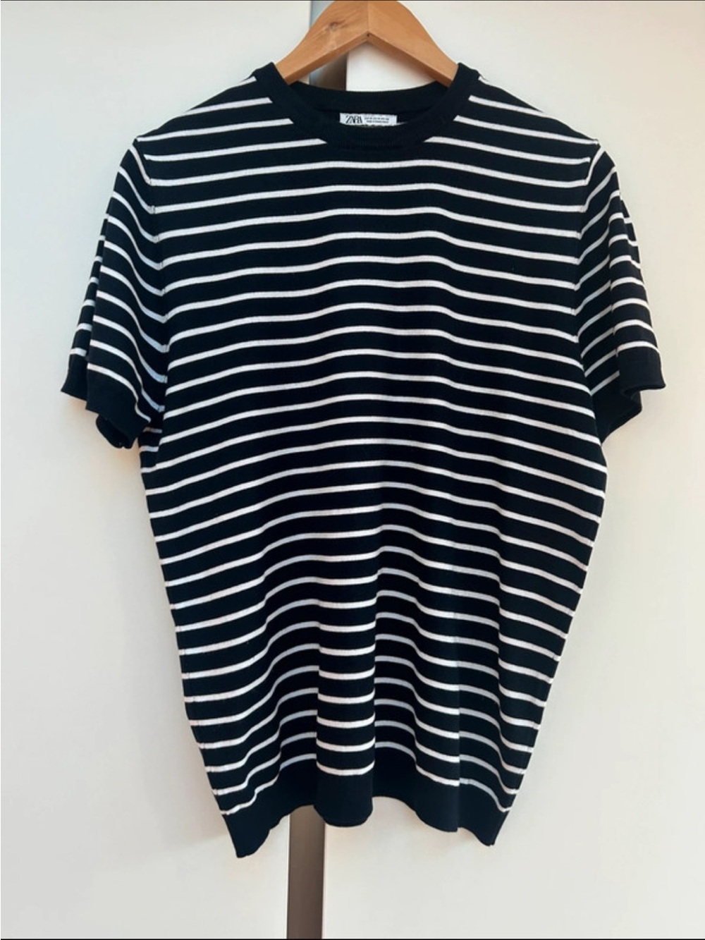 Men’s Zara Striped Short-Sleeve Knit Tee - Navy & White - Size Medium